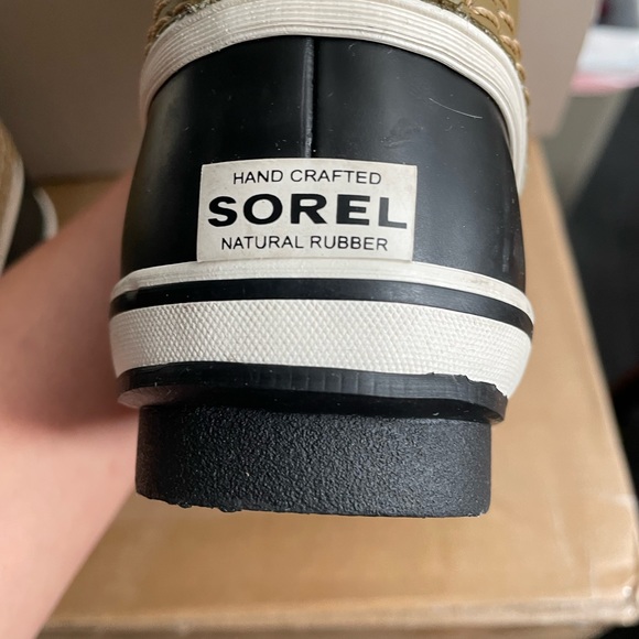 Kids Sorel Snow Winter Boots. Sz 10 kids. Excellent Used Condition. Worn 1X - Picture 4 of 4